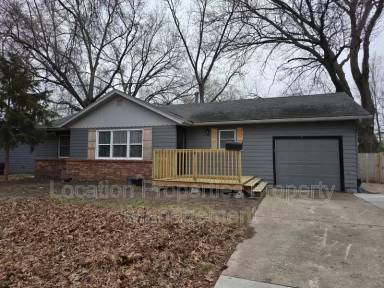 Main picture of 1311 W 19th Ter