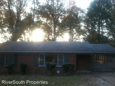 Main picture of 2916 Gardenia St