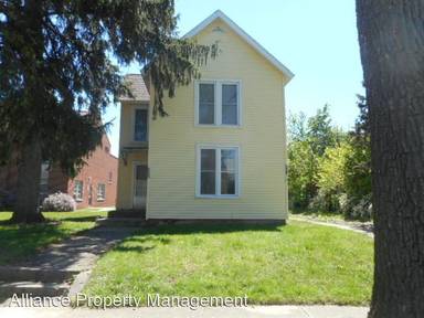 Main picture of 629 1/2 Putnam St