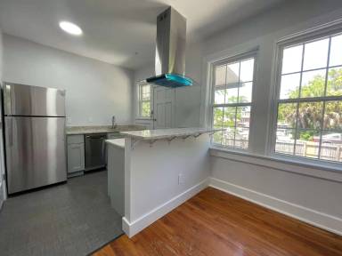 Main picture of 418 E Virginia St