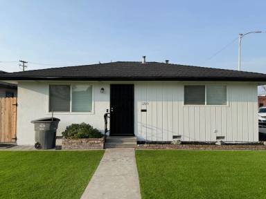 Main picture of 1205 F St