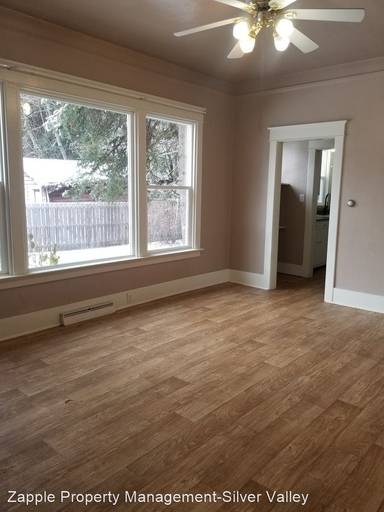 Main picture of 818 Residence St