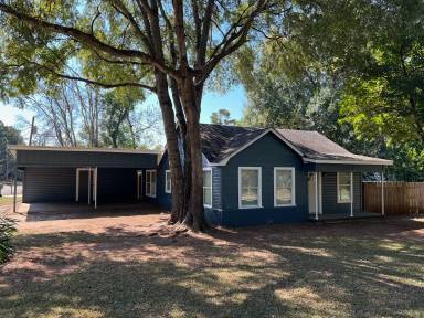 Main picture of 205 W California St