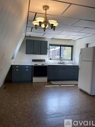 Main picture of 5825 S Grand Blvd