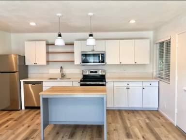 Main picture of 528 W Los Olivos St