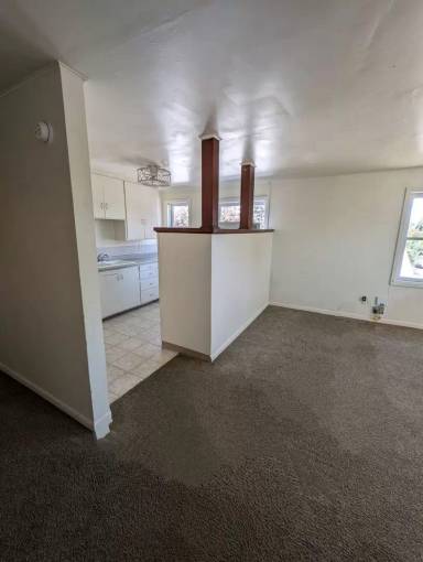 Main picture of 190 SE Mill St