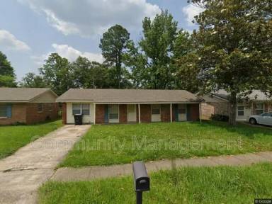 Main picture of 16813 Vermillion Dr