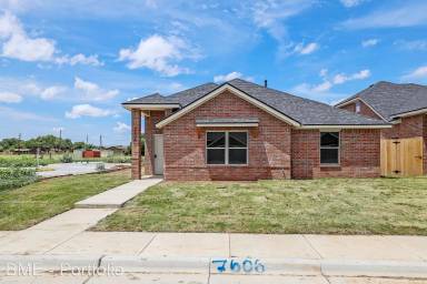 Main picture of 7606 Woodford Ave