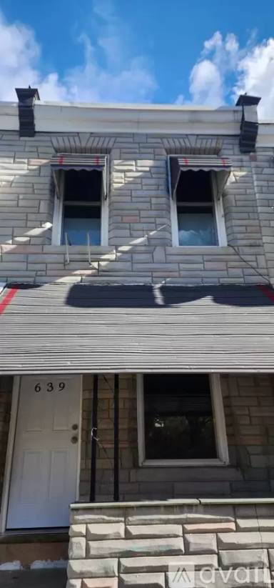 Main picture of 639 Clinton St