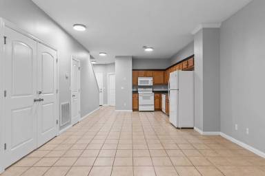 Main picture of 147 S Red Oak Ct