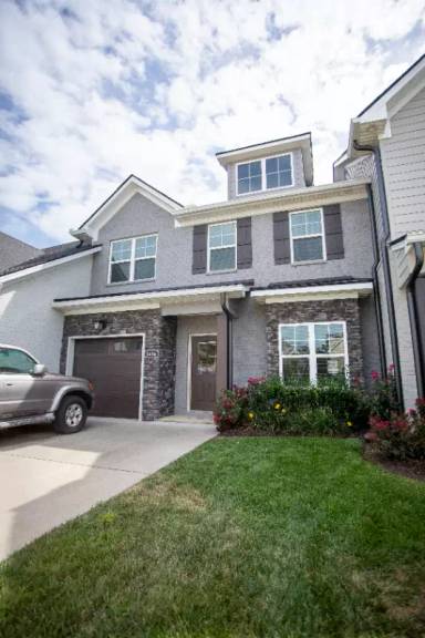 Main picture of 3436 Pershing Dr