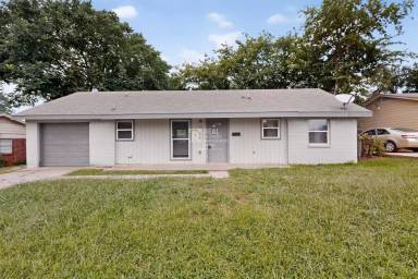 Main picture of 303 Westwood Dr
