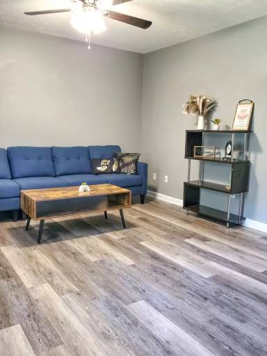 Main picture of 1610 Main St