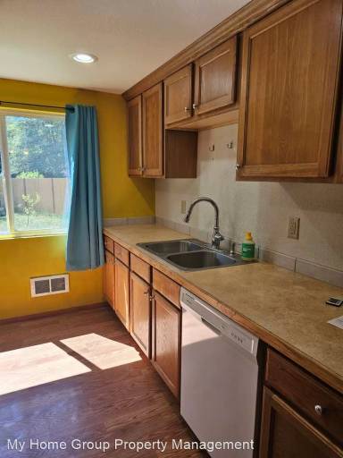 Main picture of 17612 154th Ave SE