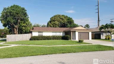 Main picture of 5001 Woodstone Cir N