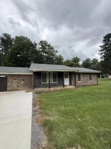 Main picture of 1011 Moody Farm Rd