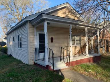 Main picture of 150 Clayton St