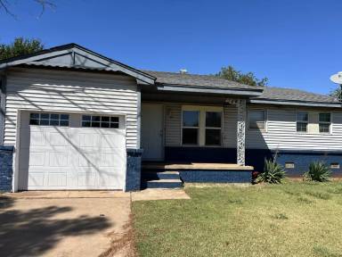 Main picture of 605 SE 72nd St