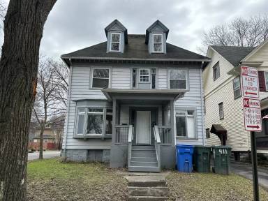 Main picture of 411 Augustine St