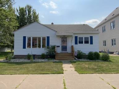 Main picture of 2322 E 5th St