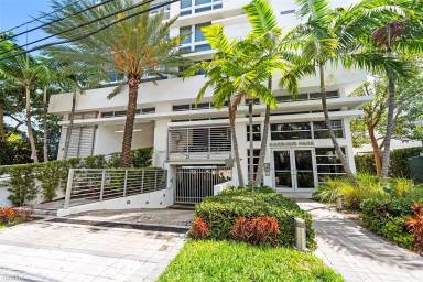 Main picture of 9901 E Bay Harbor Dr