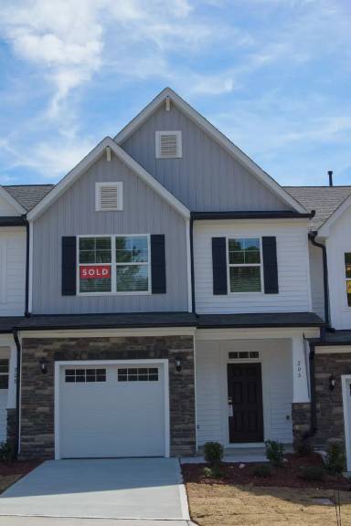 Main picture of 206 Oakchest Ct