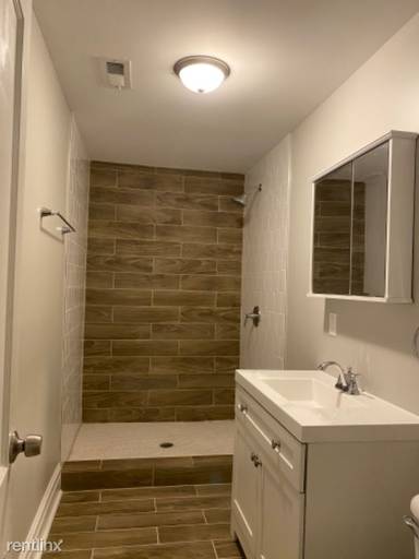 Main picture of 7217 S Evans Ave