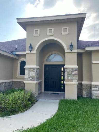 Main picture of 822 Hummingbird Ln W