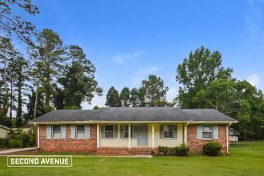 Main picture of 721 Bluebird Dr SE