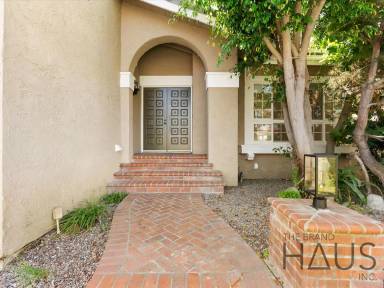 Main picture of 8792 Crescent Dr