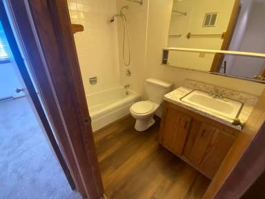 Main picture of 415 W Grand Ave
