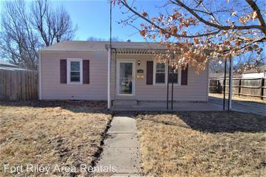 Main picture of 1312 N Eisenhower Dr