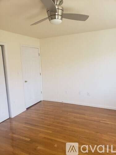 Main picture of 832 E 218th St