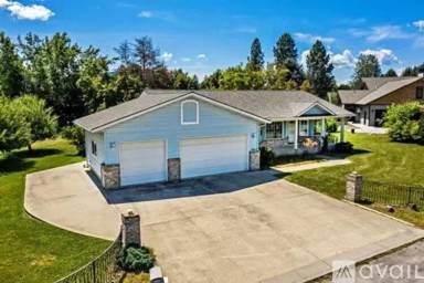 Main picture of 402 Upper Humbird Dr