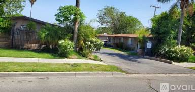 Main picture of 560 E Oakland Ave