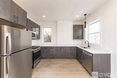 Main picture of 2825 N Rockwell St