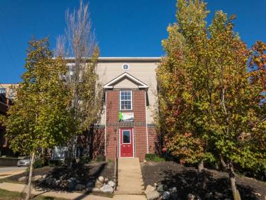 Main picture of 140 S Salisbury St