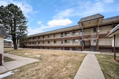Main picture of 1723 Robb St Apartments