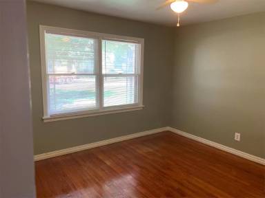 Main picture of 3400 SE 20th St