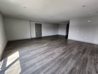 Main picture of 7040 Woodman Ave