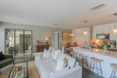 Main picture of 271 Alexandra Dr