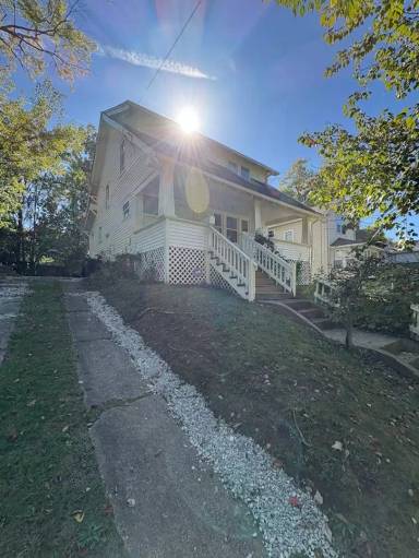Main picture of 844 Lawton St