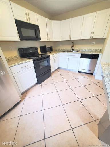 Main picture of 15250 SW 134th Pl