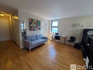 Main picture of 253 E Delaware Condos