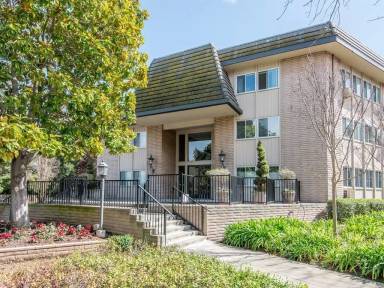 Main picture of 150 W Edith Ave