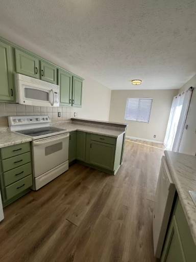 Main picture of 6833 S 81st St