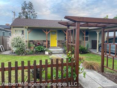 Main picture of 1070 16th Ave SW