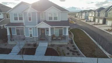 Main picture of 242 S Meadowbrook Ct