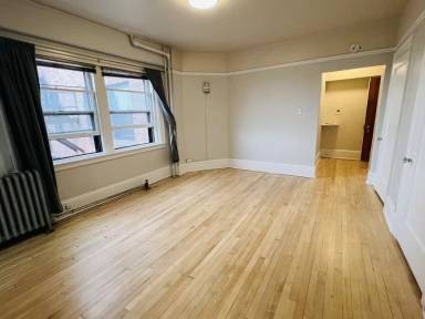 Main picture of 206 W Lawrence St