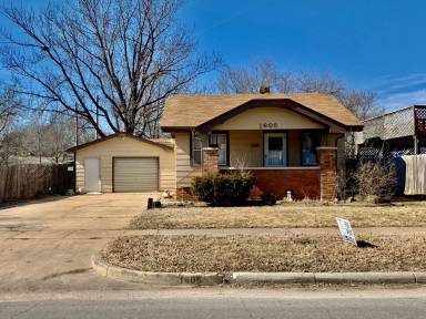 Main picture of 1605 S Palisade Ave